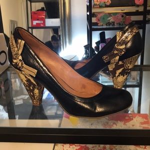 Aldo snakeskin detail pumps